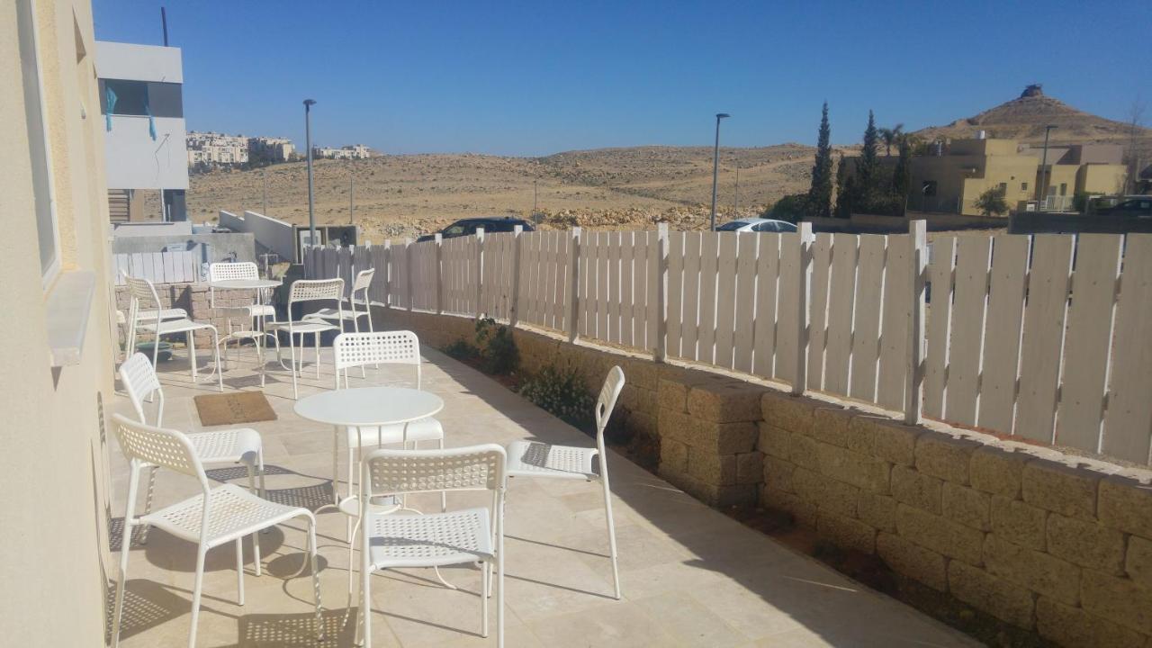 הבית ליד המצוק By The Cliff Mitzpe Ramon Exterior photo